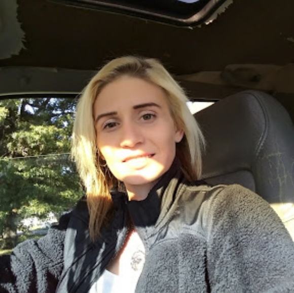 Meet your Posher, Courtny - Picture 3 of 4